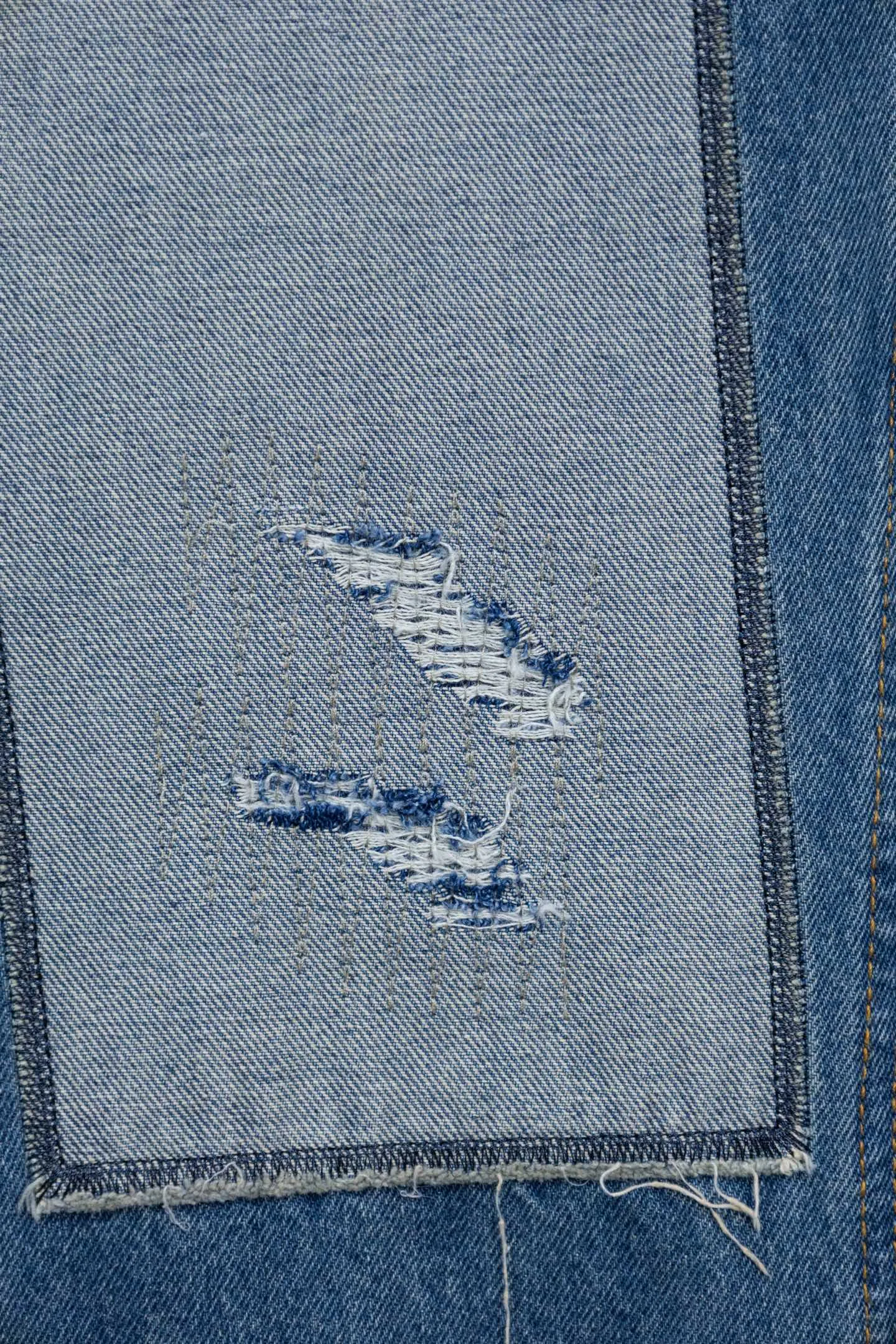 P230 Ralph Lauren 2026RRL retro ripped jeans, American retro essentials, classic loose fit: 13.75oz Japanese selvage denim, made in the United States, 100% cotton, perfect texture! Durable and non-shrinking: Mechanical pre-shrunk finishing® technology, still fit after long-term wear, retro wash has a more timeless taste ~ Size: 28--34 Color: Denim blue